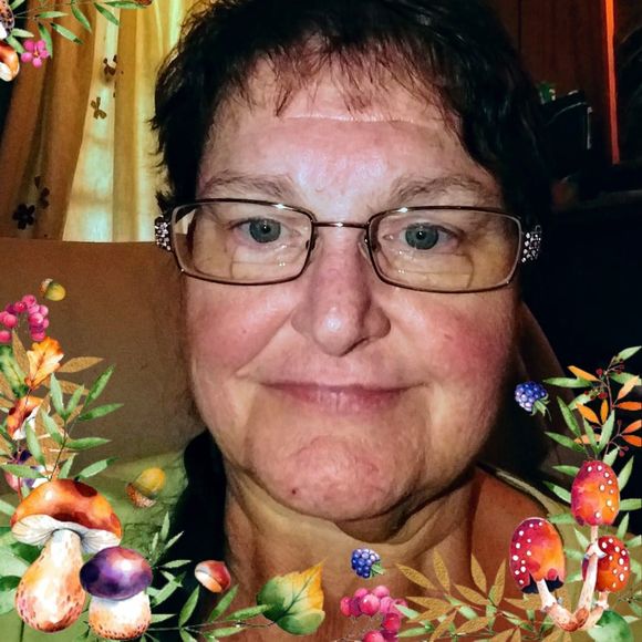 Meet your Posher, Janell - Picture 1 of 1